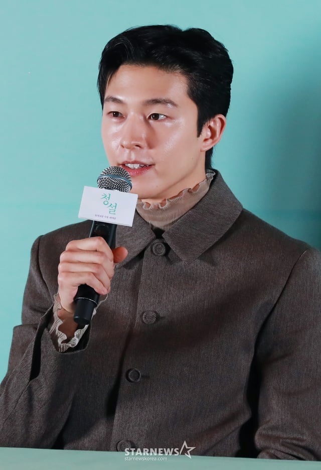 배우 홍경이 28일 오후 서울 메가박스 코엑스에서 진행된 영화 '청설'(감독 조선호) 언론시사회 및 기자간담회에 참석해 질문에 답하고 있다. 사랑을 향해 직진하는 ‘용준’(홍경)과 진심을 알아가는 ‘여름’(노윤서), 두 사람을 응원하는 동생 ‘가을’(김민주)의 청량하고 설레는 순간들을 담은 영화 청설은 11월 6일 개봉한다. /2024.10.28 /사진=이동훈 photoguy@