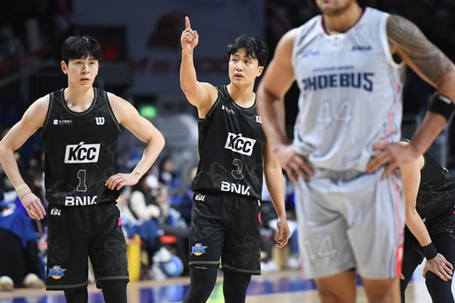 KCC 허웅(가운데). /사진=KBL 제공