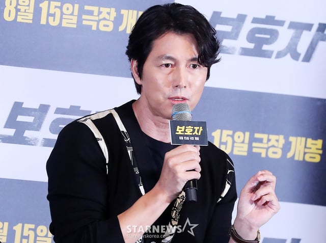 감독 겸 배우 정우성이 9일 오후 서울 광진구 건대입구 롯데시네마에서 진행된 영화 '보호자' 언론시사회 및 기자간담회에서 취재진 질의에 답하고 있다. 정우성 감독의 첫 장 영화인 '보호자'는 10년 만에 출소해 몰랐던 딸의 존재를 알고 평범하게 살기를 원하는 수혁과 그를 노리는 이들 사이의 이야기를 그린 액션 영화다. 오는 15일 개봉. 2023.08.09 /사진=김창현