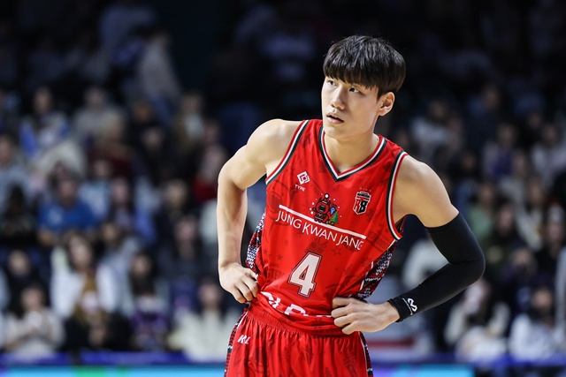 경기에 집중하는 박정웅. /사진=KBL 제공