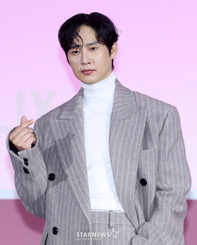 [서울=뉴시스] 김혜진 기자 = 배우 박성훈이 9일 오전 서울 중구 동대문디자인플라자(DDP)에서 열린 넷플릭스 시리즈 '오징어 게임' 시즌2 제작발표회에서 포즈를 취하고 있다. 2024.12.09. jini@newsis.com /사진=김혜진