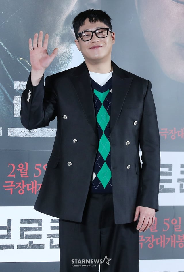 배우 임성재가 6일 오전 서울 광진구 롯데시네마 건대입구에서 진행된 영화 '브로큰' 제작보고회에 참석해 포즈를 취하고 있다.   '브로큰'은 시체로 돌아온 동생과 사라진 그의 아내, 사건을 예견한 베스트셀러 소설까지, 모든 것이 얽혀버린 그날 밤의 진실을 밝히기 위해 끝까지 달려가는 민태(하정우 분)의 분노의 추적을 그린 이야기. 오는 2월 5일 개봉. 2025.01.06 /사진=김창현 chmt@