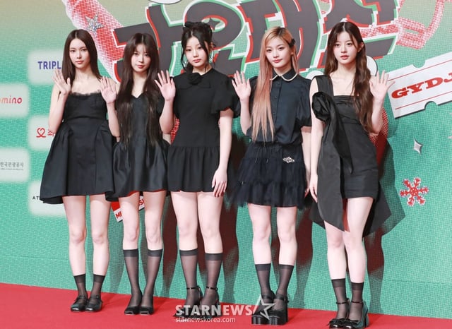 걸그룹 아일릿이 25일 오후 인천 인스파이어 리조트에서 진행된 2024 SBS 가요대전 레드카펫 행사에 참석해 포즈를 취하고 있다. /2024.12.25 /사진=이동훈 photoguy@