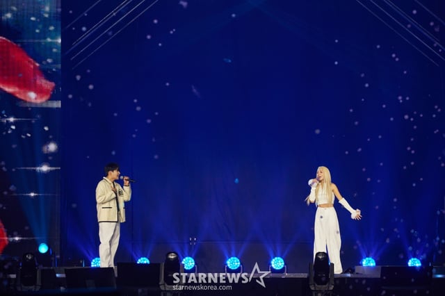 가수 바다, 려욱이 12일 서울 고척스카이돔에서 진행된 에스엠타운 라이브 2025 '더 컬처, 더 퓨처' 인 서울(SMTOWN LIVE 2025 'THE CULTURE, THE FUTURE' in SEOUL) 콘서트에서 멋진 무대를 펼치고 있다. /사진제공=SM엔터테인먼트 2025.01.12 /사진=이동훈 photoguy@