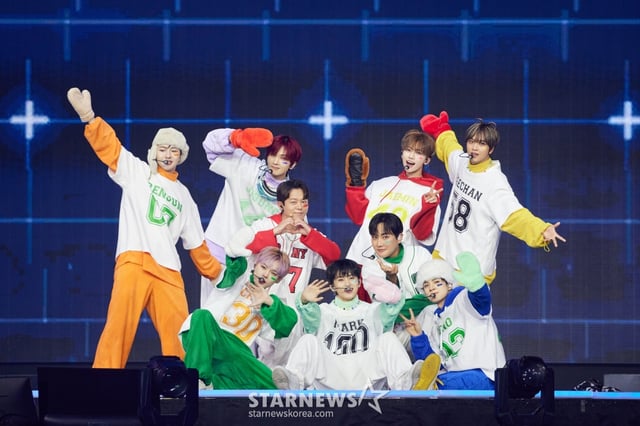 HOT 토니안, 강타와 NCT 드림이 12일 서울 고척스카이돔에서 진행된 에스엠타운 라이브 2025 '더 컬처, 더 퓨처' 인 서울(SMTOWN LIVE 2025 'THE CULTURE, THE FUTURE' in SEOUL) 콘서트에서 멋진 무대를 펼치고 있다. /사진제공=SM엔터테인먼트 2025.01.12 /사진=이동훈 photoguy@