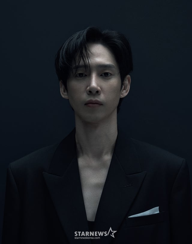 배우 박성훈이 8일 오후 서울 종로구의 한 카페에서 진행된 넷플릭스 시리즈 '오징어 게임2' 관련 인터뷰를 위해 포즈를 취하고 있다. 박성훈은 극 중 트랜스젠더 현주 역을 맡아 열연했다. / 사진제공=넷플릭스 /사진=김창현 chmt@
