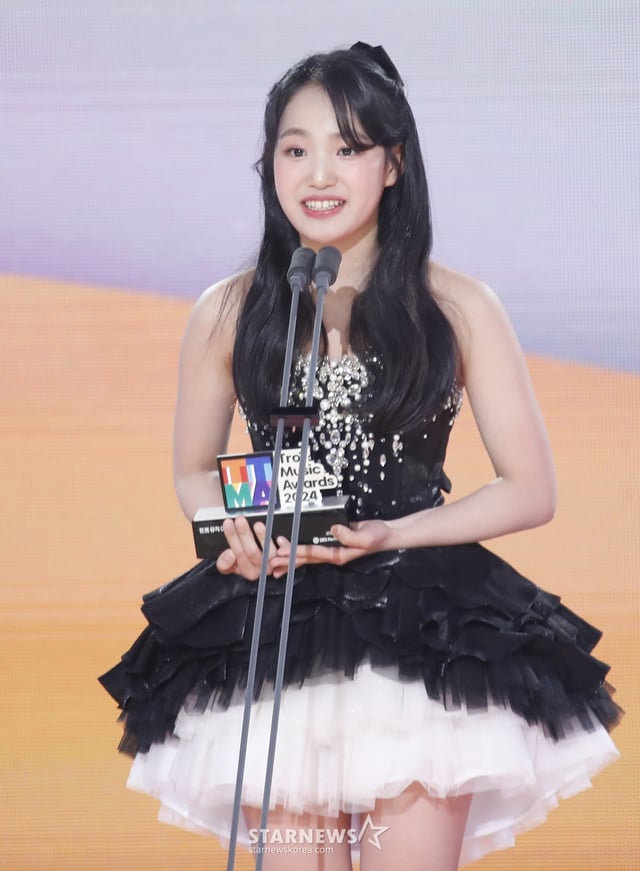 (서울=뉴스1) 권현진 기자 = 가수 김태연이 12일 오후 서울 마포구 상암동 SBS 프리즘타워에서 열린 '트롯뮤직어워즈 2024'에서 '트롯꿈나무상'을 받은 뒤 소감을 말하고 있다. 2024.4.12/뉴스1 Copyright (C) 뉴스1. All rights reserved. 무단 전재 및 재배포, AI학습 이용 금지. /사진=(서울=뉴스1) 권현진 기자