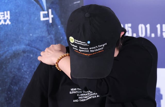 (서울=뉴스1) 권현진 기자 = 현해리 감독이 6일 서울 용산구 CGV에서 열린 영화 ‘폭락’(감독 현해리) 언론시사회에 참석해 고 송재림 질문에 눈시울을 적시고 있다. '폭락'은 2022년 50조 원의 증발로 전 세계를 뒤흔든 루나 코인 대폭락 사태 실화를 기반으로 한 범죄드라마다. 2025.1.6/뉴스1 Copyright (C) 뉴스1. All rights reserved. 무단 전재 및 재배포, AI학습 이용 금지. /사진=(서울=뉴스1) 권현진 기자