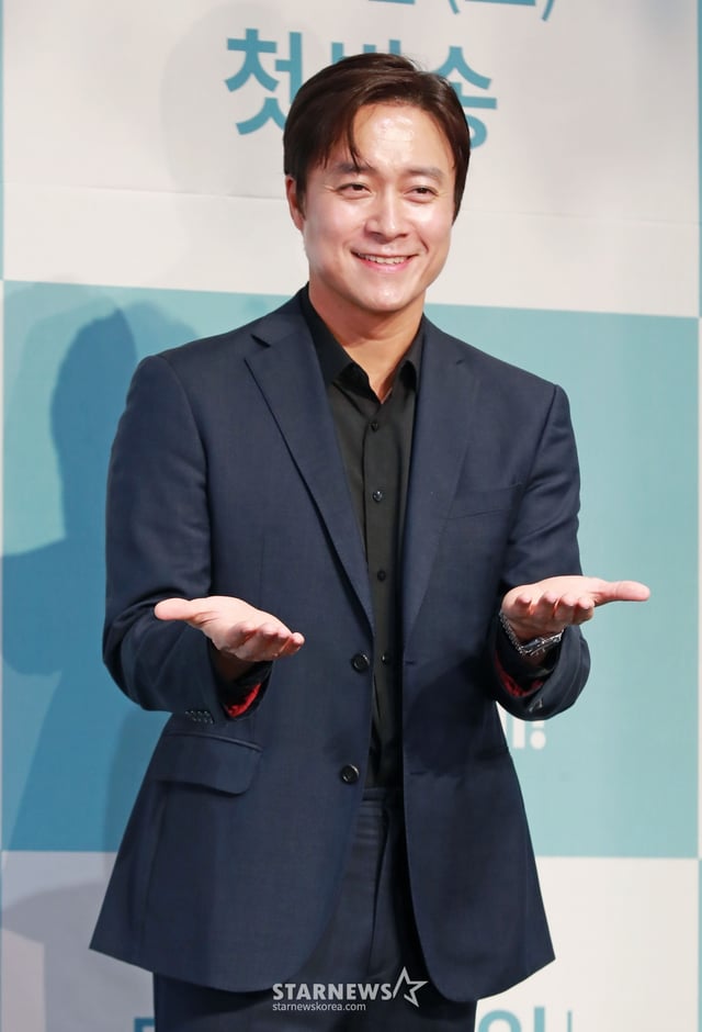 배우 최대철이 22일 오후 서울 신도림 라마다 호텔에서 진행된 KBS 2TV 새 드라마 '독수리 5형제를 부탁해!' 제작발표회에 참석해 포즈를 취하고 있다. /2025.01.22 /사진=이동훈 photoguy@