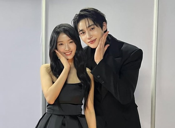 왼쪽부터 'AAA 2024'에서 재회한 '선재 업고 튀어' 주역 김혜윤, 변우석. /사진=변우석 인스타그램 캡처