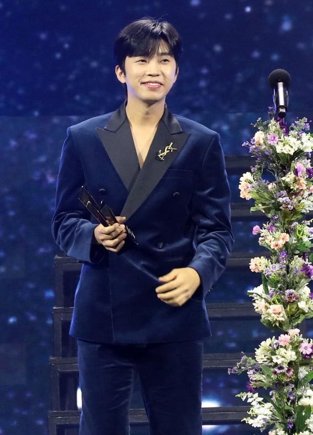 가수 임영웅이 14일 필리핀 아레나에서 열린 '2023 아시아 아티스트 어워즈 인 필리핀'(2023 Asia Artist Awards IN THE PHILIPPINES, 이하 '2023 AAA')에서 'AAA 핫트렌드상'을 수상하고 소감을 말하고 있다.   '2023 AAA'는 스타뉴스가 주최하고 Asia Artist Awards 조직위원회, TONZ 엔터테인먼트, PULP Live World가 공동 주관한다. 그룹 아이브(IVE) 장원영, 가수 강다니엘, 그룹 제로베이스원 성한빈이 MC를 맡았다. 2023.12.14 /사진=임성균