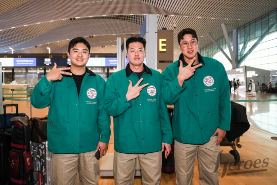 올 시즌 새롭게 키움 히어로즈에 합류한 이적생들. (왼쪽부터) 강진성, 오선진, 김동엽. /사진=키움 히어로즈 제공