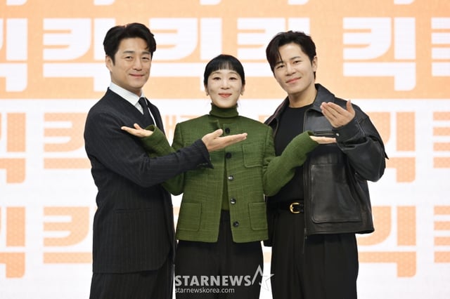 배우 지진희, 백지원, 이규형이 5일 오전 온라인으로 진행된 KBS 2TV 수목드라마 '킥킥킥킥' 제작발표회에 참석해 포즈를 취하고 있다.  '킥킥킥킥'은 천만배우 지진희(지진희 분)와 한때 스타PD 조영식PD(이규형 분)가 콘텐츠 제작사를 설립하고 구독자 300만을 향해 달려가는 오피스 코미디 드라마다. / 사진제공=KBS /사진=김창현 chmt@