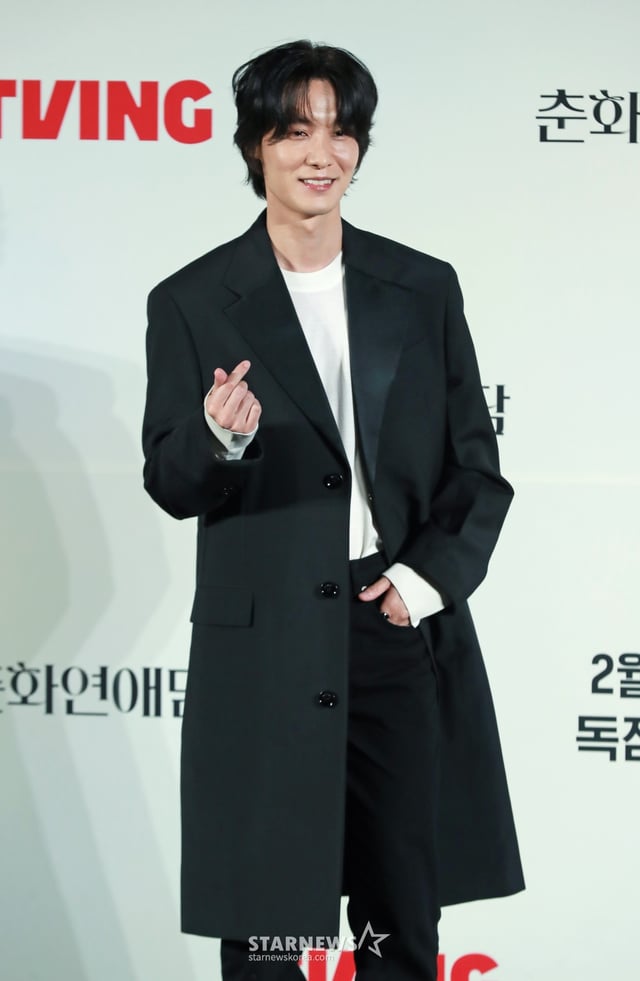 배우 장률이 5일 오후 서울 CGV용산아이파크몰에서 진행된 티빙 오리지널 시리즈 '춘화연애담' 제작발표회에 참석해 포즈를 취하고 있다. 파격적인 야설집 '춘화연애담'으로 도성이 들썩이는 가운데, 첫사랑에 실패한 공주 '화리'가 직접 부마를 찾겠다는 선언에 도성 최고 바람둥이 '환'과 1등 신랑감 '장원'이 휘말리게 되면서 벌어지는 로맨틱 청춘사극 '춘화연애담'은 오는 6일 공개된다. /2025.02.05 /사진=이동훈 photoguy@