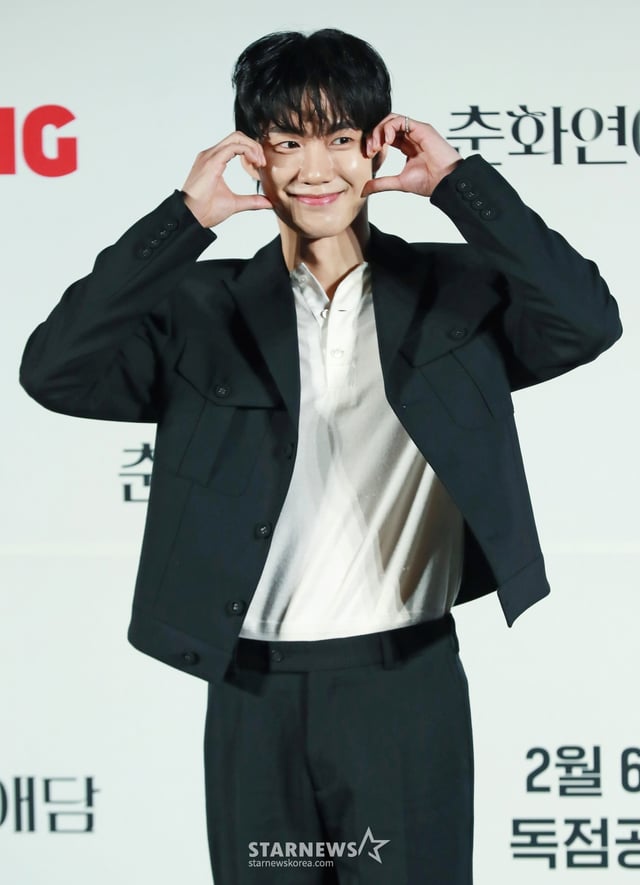 배우 손우현이 5일 오후 서울 CGV용산아이파크몰에서 진행된 티빙 오리지널 시리즈 '춘화연애담' 제작발표회에 참석해 포즈를 취하고 있다. 파격적인 야설집 '춘화연애담'으로 도성이 들썩이는 가운데, 첫사랑에 실패한 공주 '화리'가 직접 부마를 찾겠다는 선언에 도성 최고 바람둥이 '환'과 1등 신랑감 '장원'이 휘말리게 되면서 벌어지는 로맨틱 청춘사극 '춘화연애담'은 오는 6일 공개된다. /2025.02.05 /사진=이동훈 photoguy@