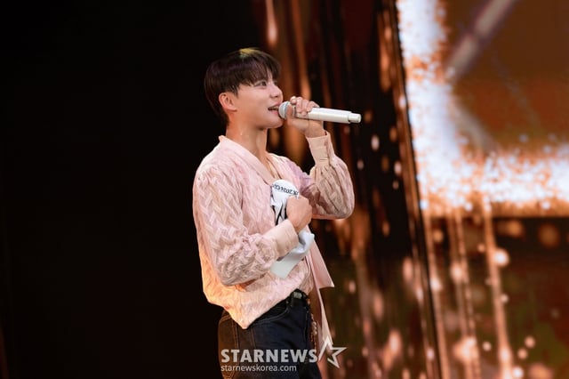 가수 김준수가 9일 서울 송파구 올림픽공원 KSPO DOME에서 열린 데뷔 20주년 기념 단독 콘서트 'JX 2024 CONCERT [IDENTITY] in SEOUL'(아이덴티티 인 서울, 이하 [IDENTITY])에서 멋진 무대를 선보이고 있다. / 사진제공=팜트리아일랜드, iNKODE /사진=김창현 chmt@