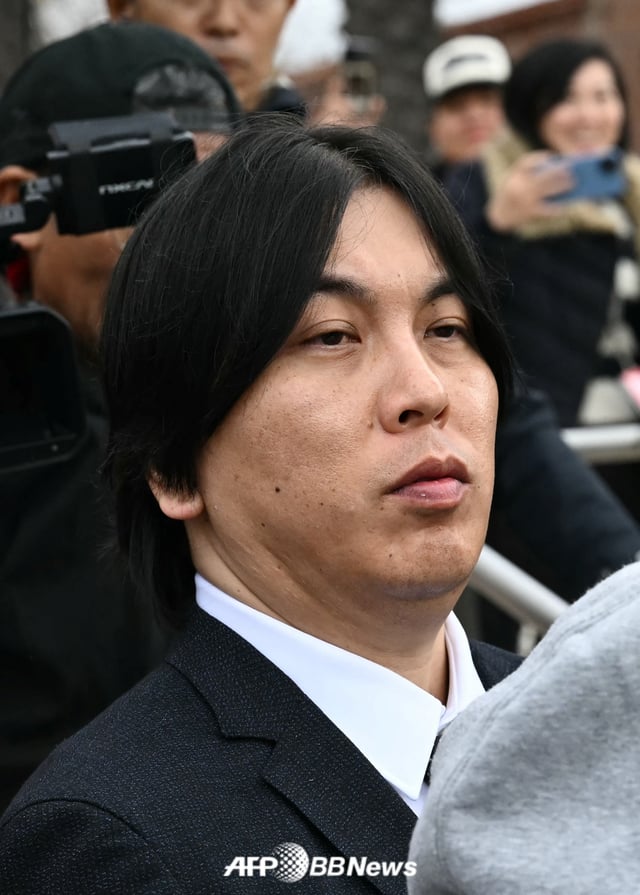 오타니 쇼헤이의 전 통역사 미즈하라 잇페이가 2월 6일(현지시각) 미국 캘리포니아주 산타 아나에 위치한 오렌지 카운티 연방지방법원에 출석하고 있다. /AFPBBNews=뉴스1