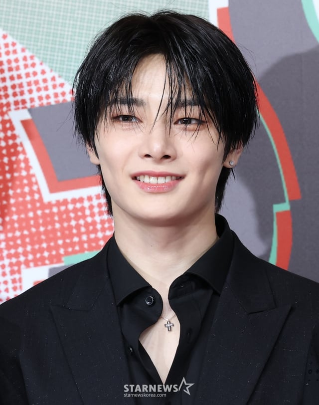 (인천=뉴스1) 권현진 기자 = 스트레이 키즈 아이엔이 크리스마스인 25일 인천 인스파이어 아레나에서 열린 ‘2024 SBS 가요대전’(이하 ‘가요대전’) 레드카펫 행사에 참석해 포즈를 취하고 있다. 2024.12.25/뉴스1  Copyright (C) 뉴스1. All rights reserved. 무단 전재 및 재배포,  AI학습 이용 금지. /사진=(인천=뉴스1) 권현진 기자