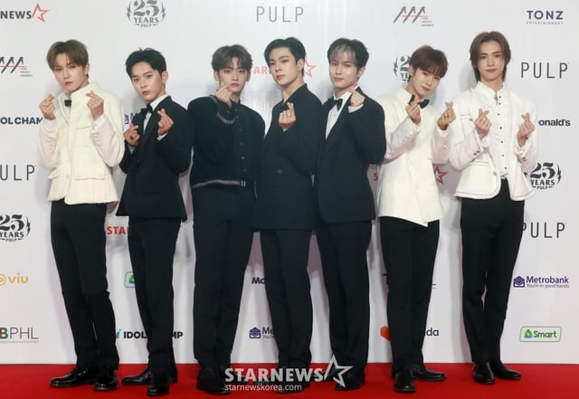 그룹 휘브가 14일 필리핀 아레나에서 열린 '2023 아시아 아티스트 어워즈 인 필리핀'(2023 Asia Artist Awards IN THE PHILIPPINES, 이하 '2023 AAA') 레드카펫 행사에 참석해 포즈를 취하고 있다.  '2023 AAA'는 스타뉴스가 주최하고 Asia Artist Awards 조직위원회, TONZ 엔터테인먼트, PULP Live World가 공동 주관한다. 그룹 아이브(IVE) 장원영, 가수 강다니엘, 그룹 제로베이스원 성한빈이 MC를 맡았다. 2023.12.14 /사진=김창현