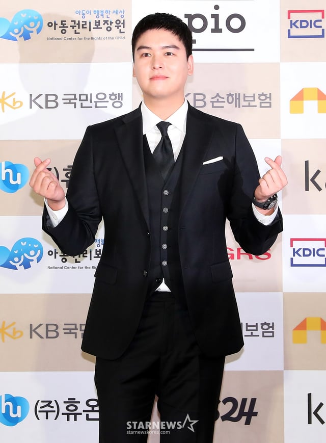 배우 이장우가 13일 오후 서울 중구 크레스트72에서 열린 '2023 방송광고 페스티벌' 시상식에 참석해 포즈를 취하고 있다.  올해로 15회째를 맞는 '방송광고 페스티벌'은 광고인과 시청자들을 위한 축제의 장을 마련하고, 혁신적 광고 메시지를 발굴해 광고 문화 발전에 기여하고자 2009년부터 머니투데이방송(MTN)이 개최해온 특별한 시상식이다. 2023.07.13