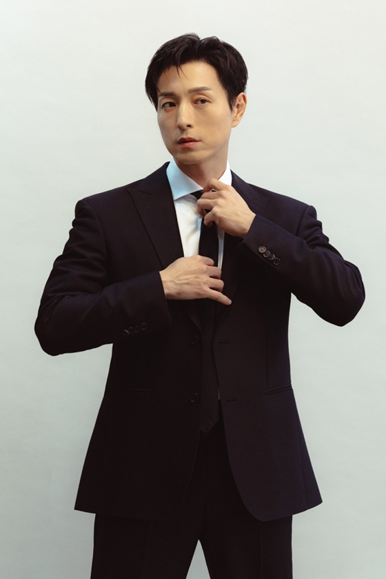 정성일