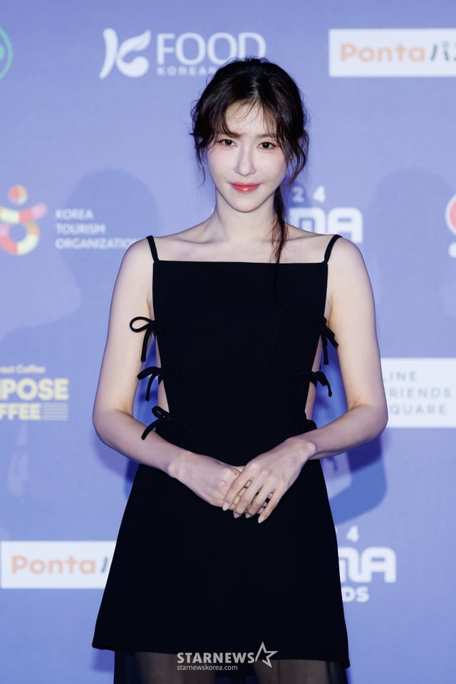 배우 이지아 22일 오후 일본 오사카 교세라 돔에서 진행된 '2024 마마어워즈 재팬'(2024 MAMA AWARDS JAPAN) 레드카펫 행사에 참석해 포즈를 취하고 있다. /사진제공=CJENM 2024.11.22 /사진=이동훈 photoguy@