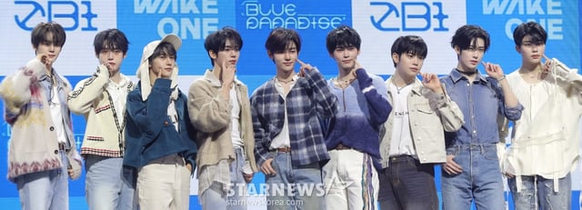 그룹 제로베이스원(ZEROBASEONE)이 24일 오후 서울 용산구 블루스퀘어에서 진행된 미니 4집 '시네마 파라다이스(CINEMA PARADISE)' 발매 기념 쇼케이스에 참석해 포즈를 취하고 있다.  제로베이스원의 이번 앨범에는 '슬픈(BLUE) 순간조차 삶의 일부이며, 그럼에도 노력해 나가는 우리의 모습은 그 자체로 찬란하고 아름답다'라는 메시지가 담겼다. 결국 파라다이스는 우리 모두의 내면에 있음을 역설하며, 음악 내외적으로 한층 성숙해진 아홉 멤버의 모습을 그렸다. 2025.02.24 /사진=김창현 chmt@