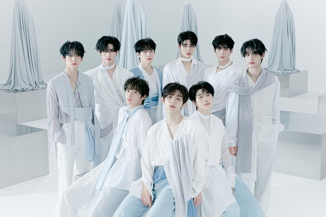 제로베이스원 미니 5집 'BLUE PARADISE' HIDE 버전 콘셉트 포토/사진제공=웨이크원