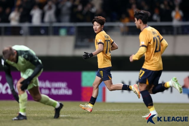오후성(가운데). /사진=한국프로축구연맹 제공