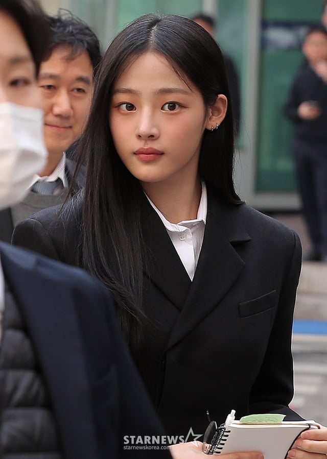 어도어가 뉴진스 멤버들을 상대로 제기한 '기획사 지위보전 및 광고계약 체결 등 금지 가처분' 첫 심문기일이 7일 오전 서울 서초구 중앙지방법원에서 열린 가운데 걸그룹 뉴진스 민지가 출석하고 있다. 2025.03.07 /사진=김창현 chmt@