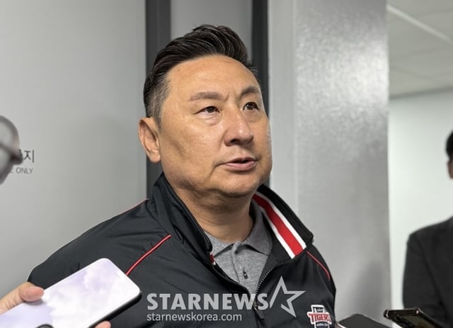 KIA 심재학 단장이 홍종표의 사생활 논란과 지역비하 의혹에 대해 설명하고 있다. /사진=양정웅 기자