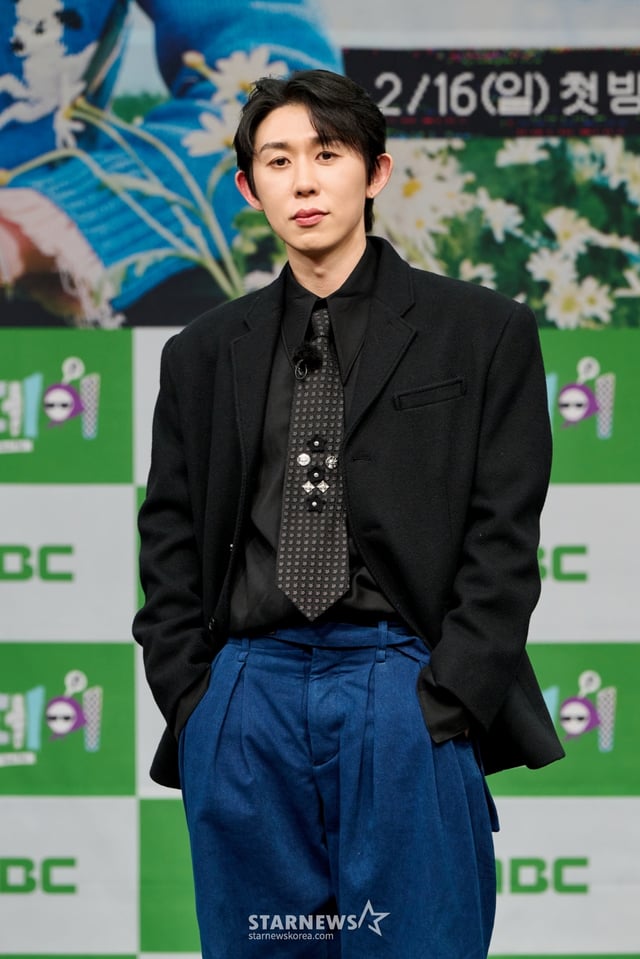 프로듀서 코드 쿤스트가 13일 오후 온라인으로 진행된 MBC 예능 '굿데이' 제작발표회에 참석해 포즈를 취하고 있다. '굿데이'는 지드래곤이 직접 프로듀싱에 나서며 다양한 분야의 인물들과 함께 올해의 노래를 완성하는 음악 프로젝트 리얼리티 예능이다. 오는 16일 첫 방송. / 사진제공=MBC /사진=김창현 chmt@