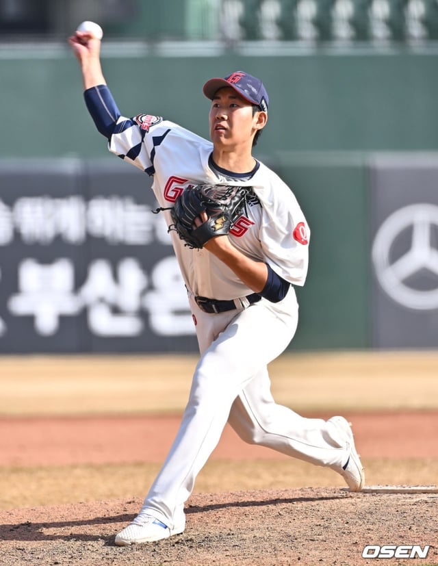 롯데 박세현이 11일 LG전에서 투구하고 있다. 