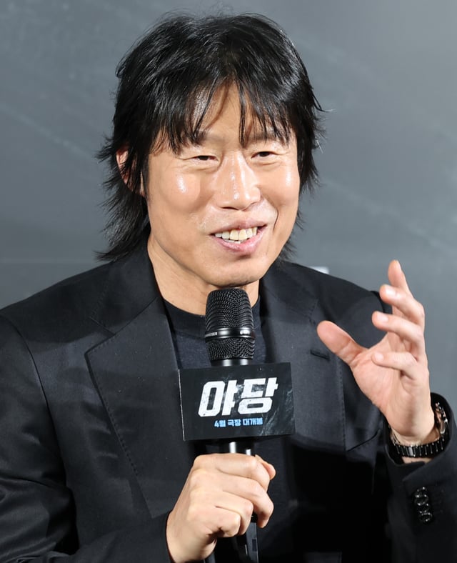 (서울=뉴스1) 권현진 기자 = 배우 유해진이 13일 오전 서울 강남구 삼성동 메가박스 코엑스점에서 열린 영화 '야당' 제작보고회에 참석해 인사말을 하고 있다. '야당'은 대한민국 마약판을 설계하는 브로커 '야당', 더 높은 곳에 오르려는 '검사', 마약 범죄 소탕에 모든 것을 건 ‘형사’가 서로 다른 목적을 가지고 엮이며 펼쳐지는 범죄 액션 영화다. 2025.3.13/뉴스1 Copyright © 뉴스1. All rights reserved. 무단 전재 및 재배포, AI학습 이용 금지. /사진=(서울=뉴스1) 권현진 기자