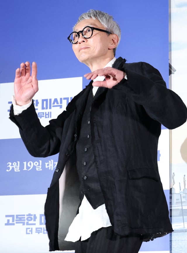 (서울=뉴스1) 권현진 기자 = 배우 겸 감독 마츠시게 유타카가 13일 오후 서울 용산구 CGV 용산점에서 열린 영화 '고독한 미식가 더 무비' 언론시사회 및 기자간담회에 참석하고 있다. '고독한 미식가 더 무비'는 프랑스 파리에서 시작해 일본의 외딴섬, 한국 남풍도 및 거제도를 찍고, 다시 일본 도쿄로! 오로지 궁극의 국물을 찾기 위한 프로 혼밥러 고로씨의 의도치 않은 모험을 담은 어드벤처 무비다. 2025.3.13/뉴스1 Copyright © 뉴스1. All rights reserved. 무단 전재 및 재배포, AI학습 이용 금지. /사진=(서울=뉴스1) 권현진 기자