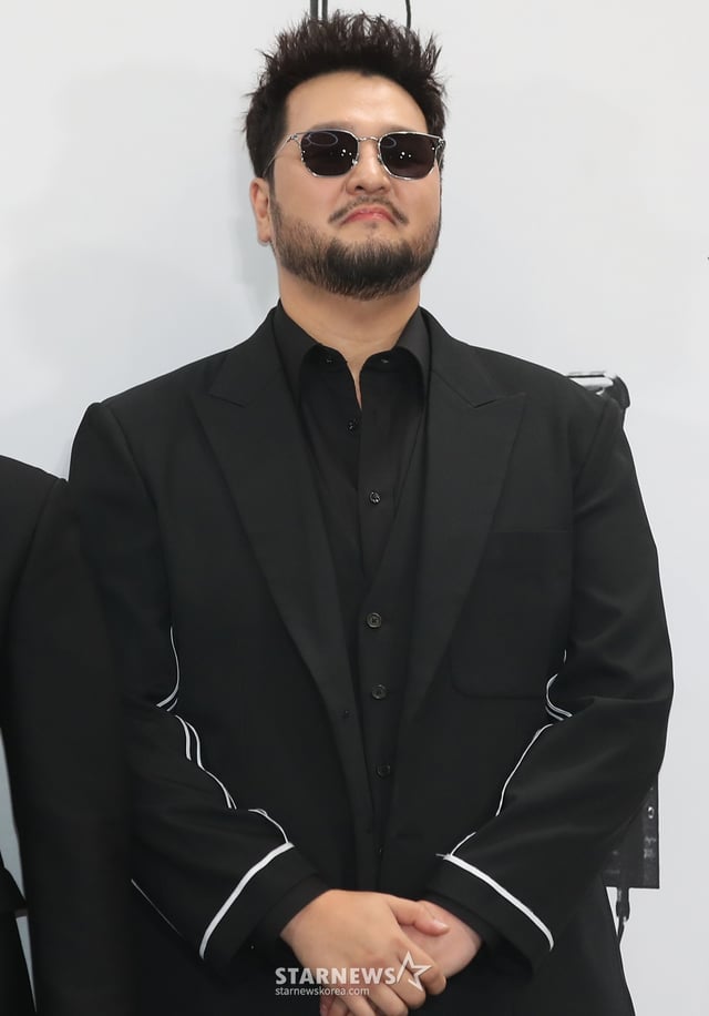 (서울=뉴스1) 권현진 기자 = 지오디의 김태우가 30일 오후 서울 영등포구 여의도 KBS홀에서 진행된 '딴따라 JYP' 포토월 행사에 참석해 포즈를 취하고 있다. 2024.8.30/뉴스1  Copyright © 뉴스1. All rights reserved. 무단 전재 및 재배포,  AI학습 이용 금지. /사진=(서울=뉴스1) 권현진 기자