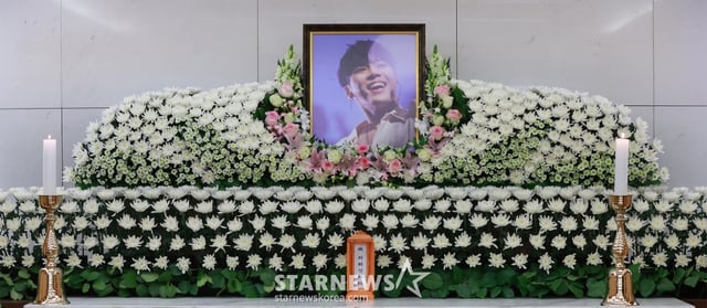 갑작스럽게 세상을 떠난 가수 故 휘성  빈소가 14일 서울 강남구 삼성서울병원 장례식장에 마련됐다. /사진공동취재단 2025.03.14 /사진=이동훈 photoguy@