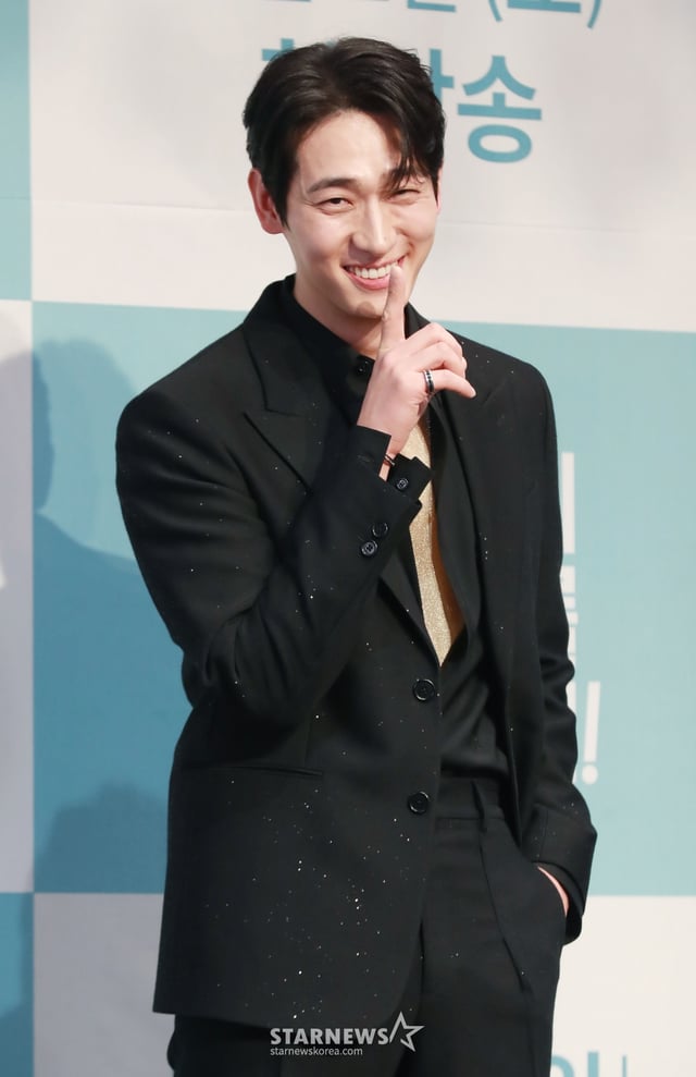 배우 윤박이 22일 오후 서울 신도림 라마다 호텔에서 진행된 KBS 2TV 새 드라마 '독수리 5형제를 부탁해!' 제작발표회에 참석해 포즈를 취하고 있다. /2025.01.22 /사진=이동훈 photoguy@
