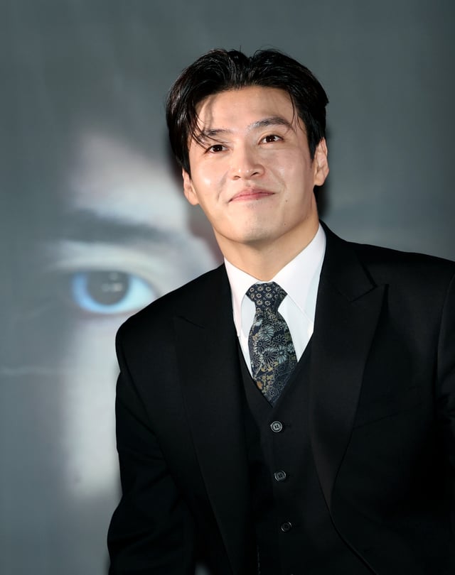 (서울=뉴스1) 권현진 기자 = 배우 강하늘이 17일 서울 송파구 롯데시네마 월드타워점에서 열린 영화 '스트리밍' 언론시사회에서 미소를 짓고 있다.   ‘스트리밍’은 구독자수 1위의 범죄 채널 스트리머 우상(강하늘 분)이 풀리지 않던 연쇄살인사건의 단서를 발견하고 범인을 추적하는 과정을 실시간으로 방송하며 벌어지는 스릴러다. 2025.3.17/뉴스1  Copyright © 뉴스1. All rights reserved. 무단 전재 및 재배포,  AI학습 이용 금지. /사진=(서울=뉴스1) 권현진 기자