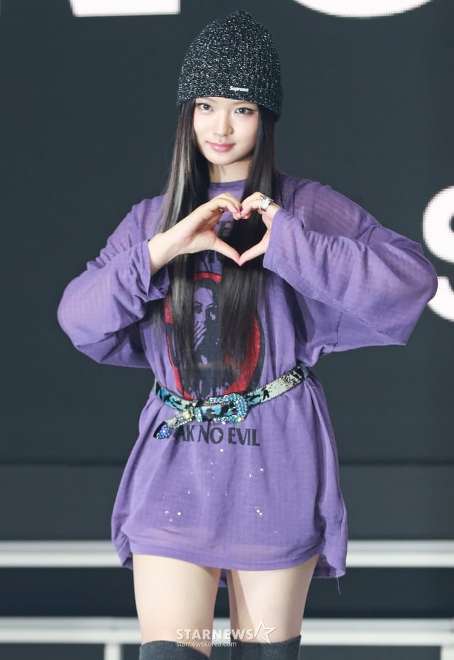 걸그룹 키키(KiiiKiii) 키야가 24일 오후 서울 용산구 블루스퀘어에서 진행된 데뷔 앨범 '언컷 젬'(UNCUT GEM) 발매기념 쇼케이스에서 포즈를 취하고 있다. /2025.03.24 /사진=이동훈 photoguy@