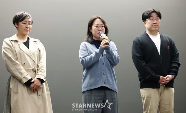 (서울=뉴스1) 권현진 기자 = 제작사 크레아 스튜디오의 황인영 공동대표(가운데)가 25일 오후 서울 마포구 스탠포드 호텔에서 열린 MBN 새 오디션 프로그램 '언더피프틴' 제작 관련 긴급 제작보고회에서 발언하고 있다. '언더피프틴'은 글로벌 최초로 진행되는, 만 15세 이하 K팝 신동 발굴 세대교체 오디션 프로그램이다. 최근 아동 성상품화 논란에 휩싸였다. 2025.3.25/뉴스1 Copyright © 뉴스1. All rights reserved. 무단 전재 및 재배포, AI학습 이용 금지. /사진=(서울=뉴스1) 권현진 기자