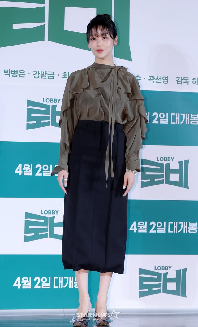 배우 차주영이 4일 오전 서울 광진구 롯데시네마 건대입구에서 진행된 영화 '로비' 제작보고회에 참석해 포즈를 취하고 있다.  '로비'는 연구밖에 모르던 스타트업 대표 창욱(하정우 분)이 4조 원의 국책사업을 따내기 위해 인생 첫 로비 골프를 시작하는 이야기. 내달 2일 개봉. 2025.03.04 /사진=김창현 chmt@
