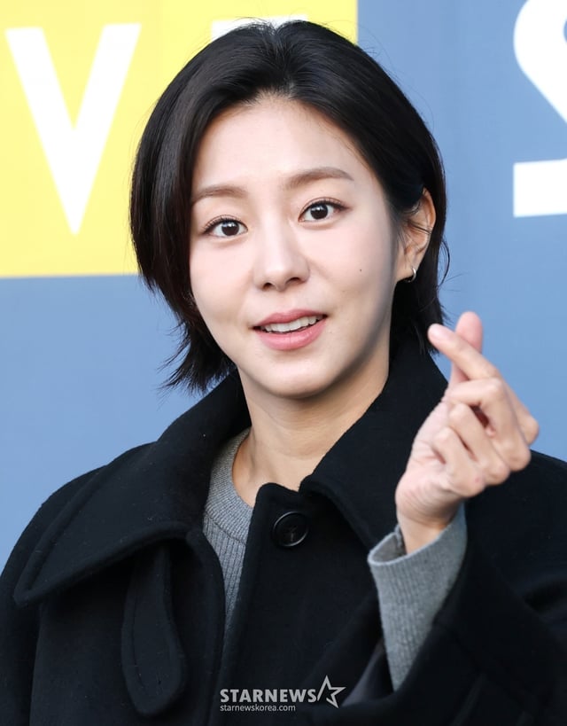 (서울=뉴스1) 권현진 기자 = 배우 유이가 라디오 '박하선의 씨네타운‘을 위해 23일 서울 양천구 SBS목동에 도착해 인사를 하고 있다. 2025.1.23/뉴스1 Copyright © 뉴스1. All rights reserved. 무단 전재 및 재배포, AI학습 이용 금지. /사진=(서울=뉴스1) 권현진 기자