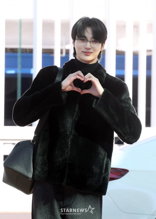 배우 변우석이 ‘PRADA FW25 DONNA FASHION SHOW’ 참석 차 이태리 밀라노로  24일 오전 인천국제공항을 통해 출국하고 있다, 2025.02.24 /사진=임성균 tjdrbs23@