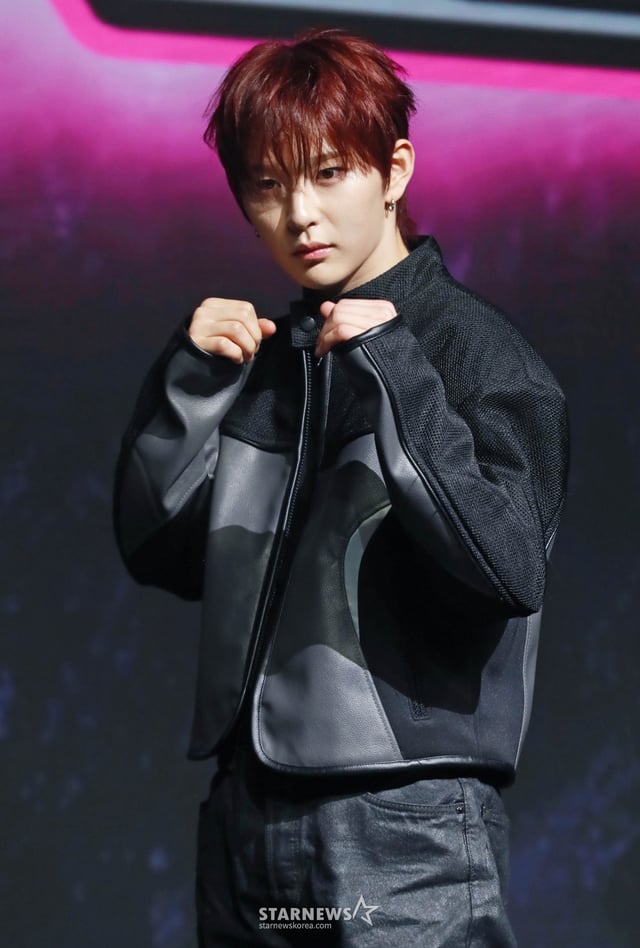 그룹 휘브(WHIB) 하승이 9일 오후 서울 강남구 성암아트홀에서 진행된 네 번째 싱글 앨범 ‘BANG OUT’ 발매기념 쇼케이스에서 포즈를 취하고 있다. /2025.04.09 /사진=이동훈 photoguy@