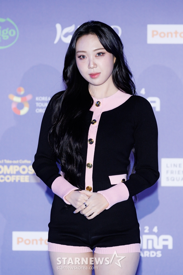 가수 이영지가 22일 오후 일본 오사카 교세라 돔에서 진행된 '2024 마마어워즈 재팬'(2024 MAMA AWARDS JAPAN) 레드카펫 행사에 참석해 포즈를 취하고 있다. /사진제공=CJENM 2024.11.22 /사진=이동훈 photoguy@