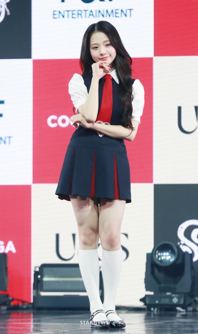 걸그룹 유니스(UNIS) 임서원이 15일 오후 서울 광진구 예스24라이브홀에서 진행된 두 번째 미니앨범 '스위시'(SWICY) 발매기념 쇼케이스에서 포즈를 취하고 있다.  이번 앨범에는 타이틀곡 '스위시'(SWICY)'를 비롯해 ''뭐해?'라는 씨앗에서', '땡!'(DDANG!), '굿 필링'(Good Feeling), '봄비' 등 5곡이 수록됐다. /2025.04.15 /사진=이동훈 photoguy@