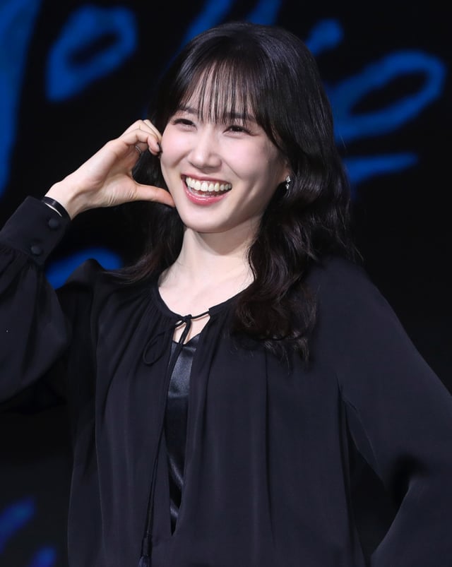 [서울=뉴시스] 김혜진 기자 = 배우 박은빈이 17일 오전 서울 영등포구 콘래드 서울에서 열린 디즈니 플러스 새 시리즈 '하이퍼나이프' 제작발표회에서 포즈를 취하고 있다.  '하이퍼나이프'는 과거 촉망받는 천재 의사였던 세옥(박은빈)이 자신을 나락으로 떨어뜨린 스승 덕희(설경구)와 재회하며 펼치는 치열한 대립을 그린 메디컬 스릴러다. 오는 19일 공개. 2025.03.17. jini@newsis.com /사진=김혜진