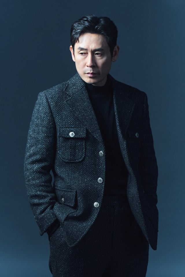 디즈니플러스 오리지널 시리즈 '하이퍼나이프'의 배우 설경구가 14일 진행된 라운드 인터뷰를 위해 포즈를 취하고 있다. '하이퍼나이프'는 과거 촉망받는 천재 의사였던 '세옥'이 자신을 나락으로 떨어뜨린 스승 '덕희'와 재회하며 펼치는 치열한 대립을 그린 메디컬 스릴러다. /사진제공=월트디즈니컴퍼니 코리아 2025.04.14 /사진=이동훈 photoguy@