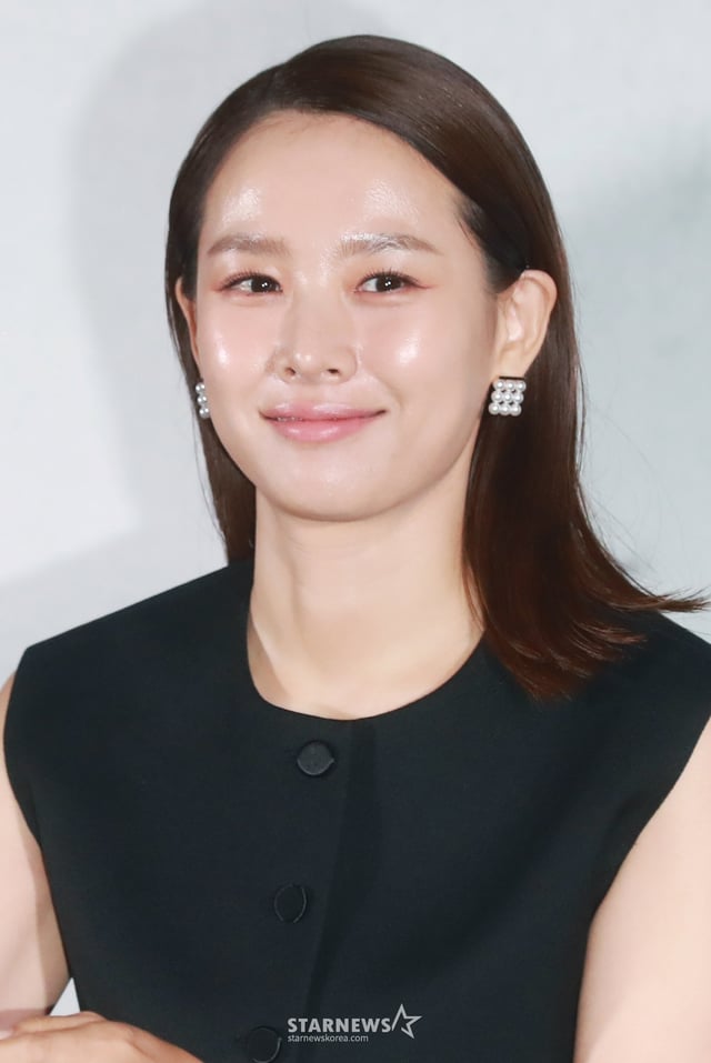 배우 조윤희가 19일 오후 서울 CGV용산아이파크몰에서 진행된 영화 '늘봄가든'(감독 구태진) 언론시사회 및 기자간담회에 참석해 질문에 답하고 있다. /2024.08.19 /사진=이동훈